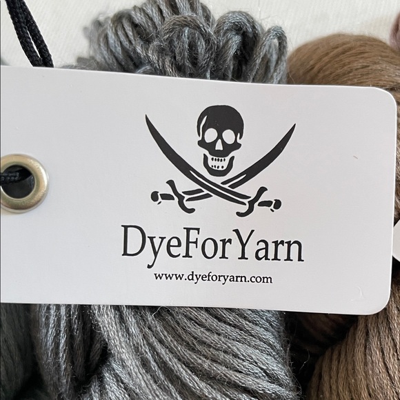 DyeForYarn Hand-Dyed Gradient Yarn Set - Picture 3 of 4